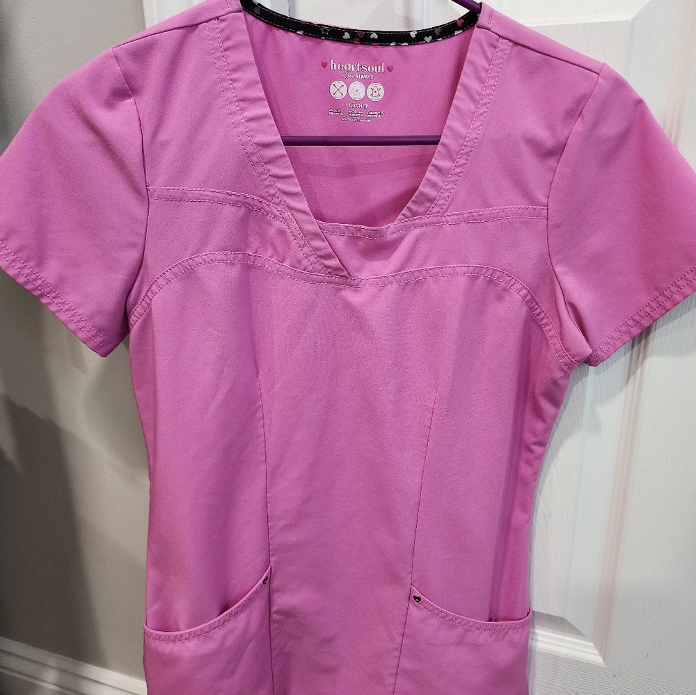 Scrub top
